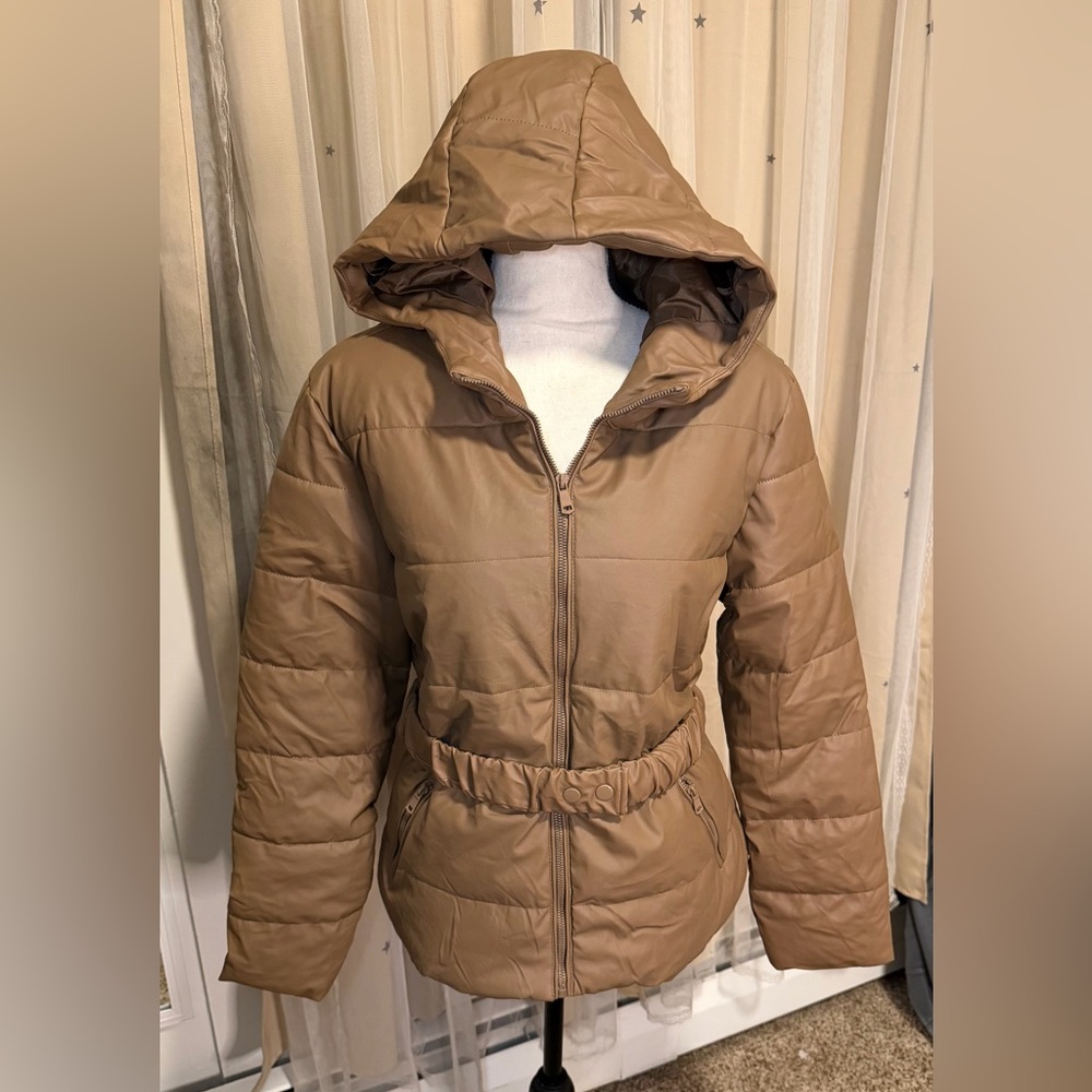 Women's Beige Puffer Vegan Leather Jacket from Just Fab. NEW! Size Large.